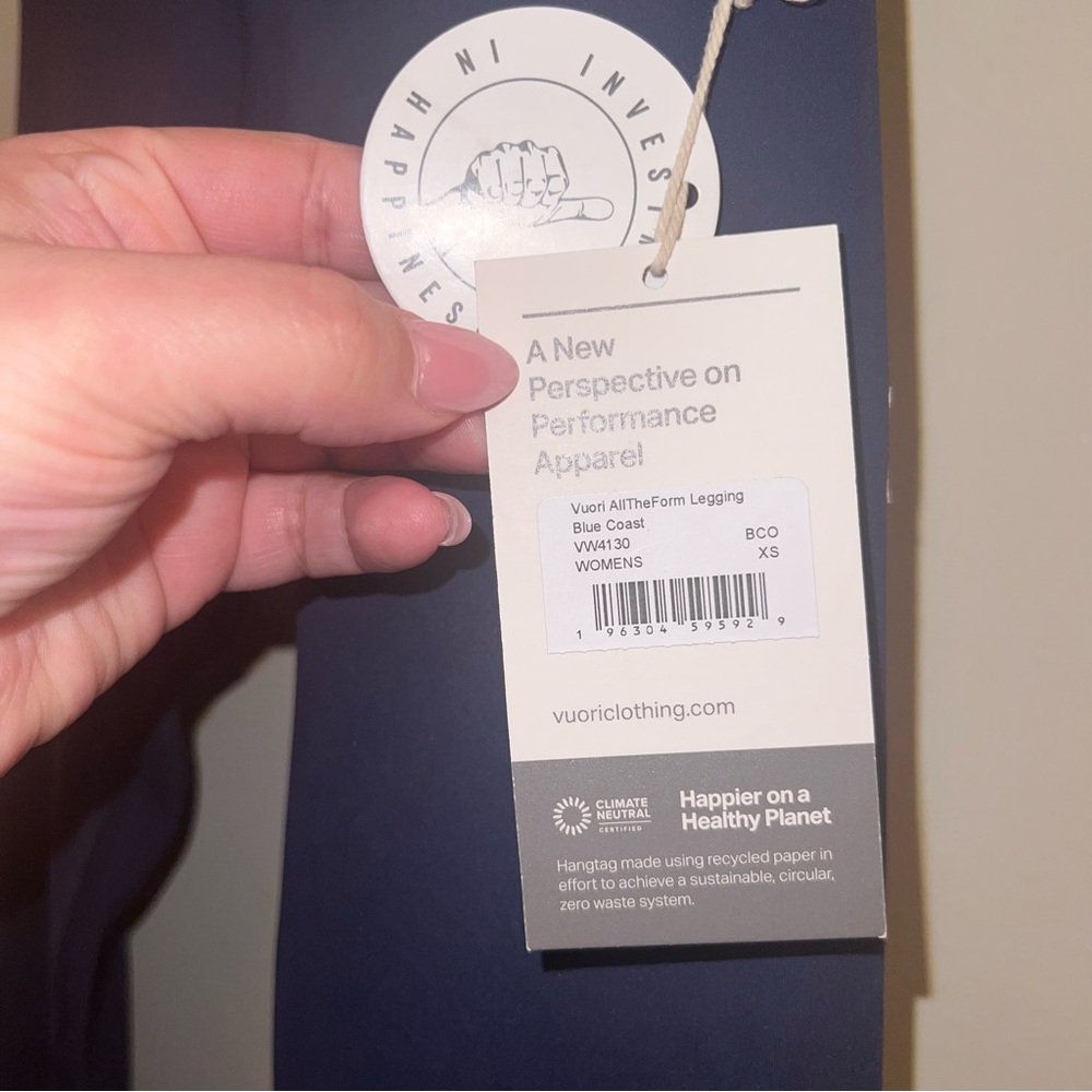 Vuori AllTheForm Legging Blue Coast XS NWT High Rise Sold Out $110 - Picture 7 of 9